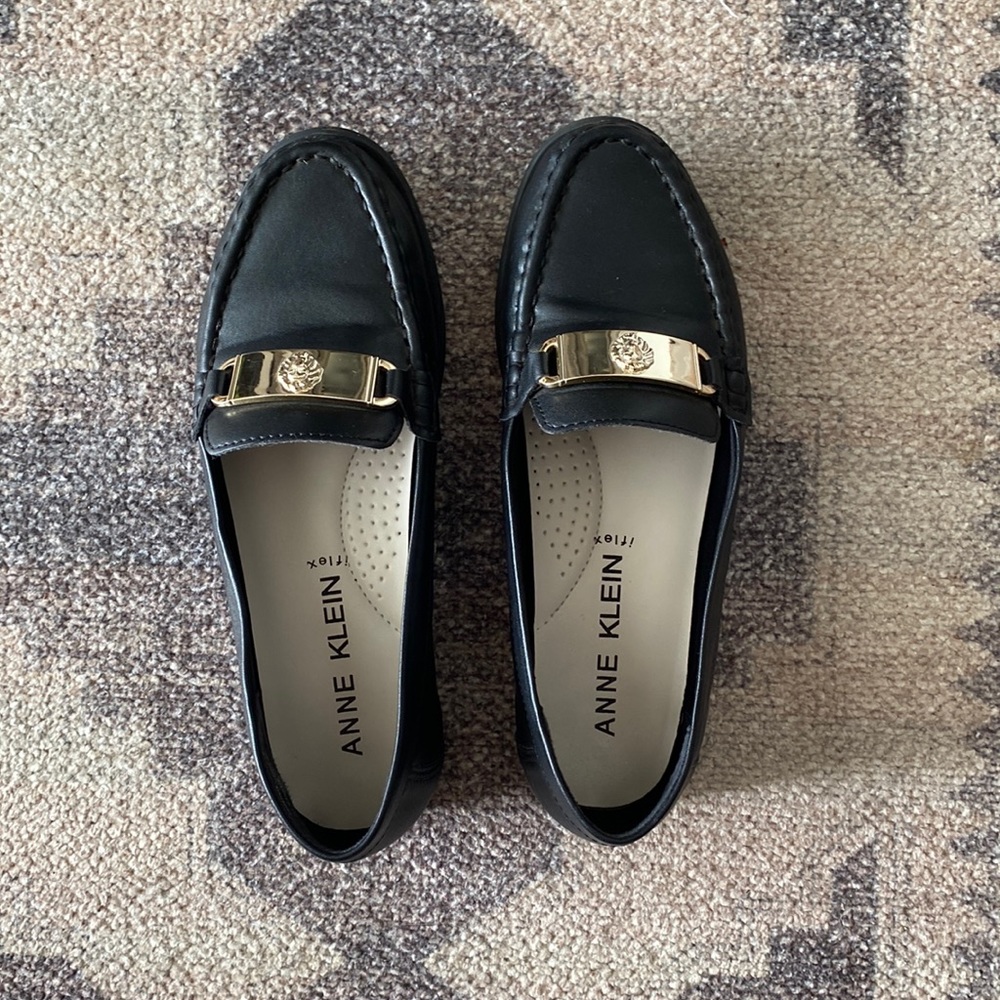 Worn once! Great comfy Anne Klein loafers